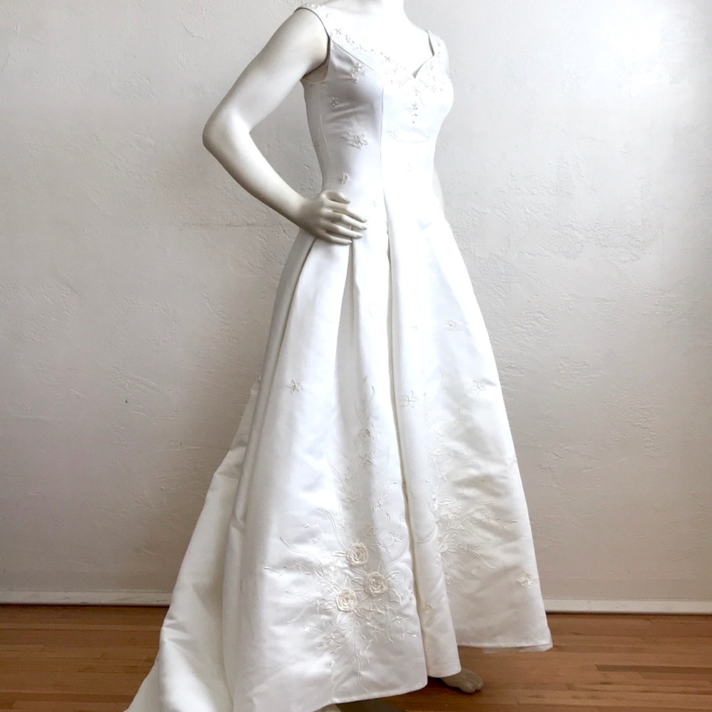 Oleg Cassini ivory satin princess wedding dress quality, simplicity, elegance